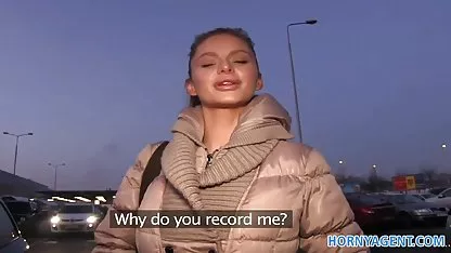 Piano-performance, die Brünette Schönheit kostenlos erotik filme sehen moka mora fickt einen großen Schwanz