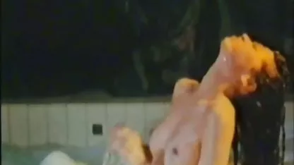 Nehmen Sie erotik filme online kostenlos eine Dusche mit einem teenager-Hure aus der Ukraine. In der öffentlichkeit