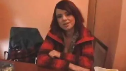Melanie legale kostenlose erotikfilme Hicks kniet und gibt Kopf