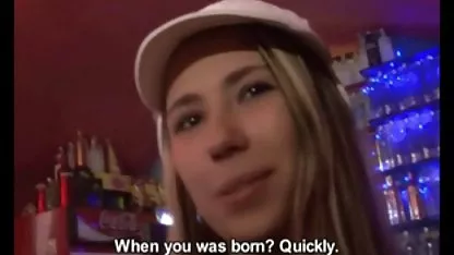 Tanzen Mädchen gefickt, während kostenlos erotik filme ansehen Sie macht alles nass